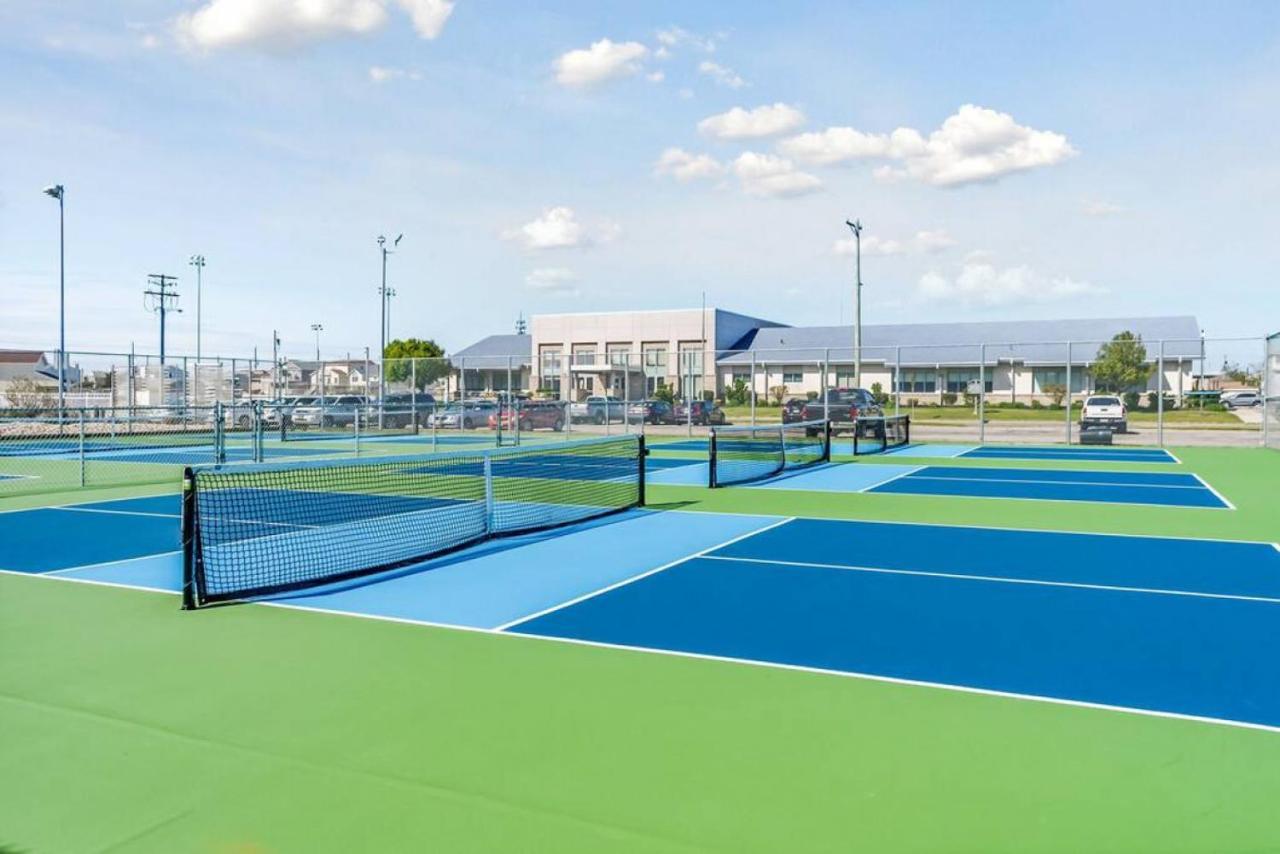 Radiant Beach Block Condo Parking Patio 브리간틴 외부 사진